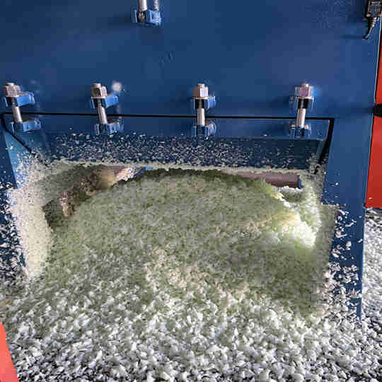 BR-JXA海绵粉碎机